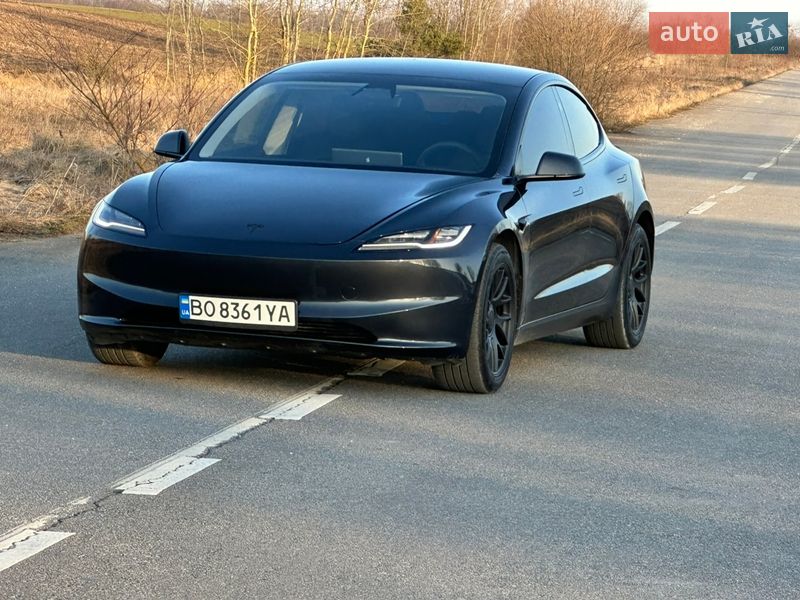 Tesla Model 3 2024