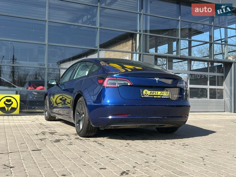Седан Tesla Model 3 2020 в Ивано-Франковске