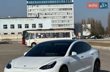 Седан Tesla Model 3 2019 в Ровно