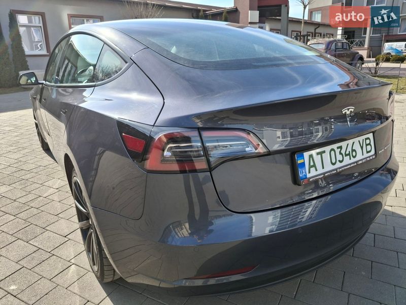 Седан Tesla Model 3 2022 в Ивано-Франковске