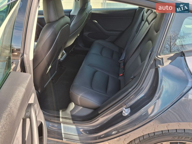 Седан Tesla Model 3 2022 в Ивано-Франковске