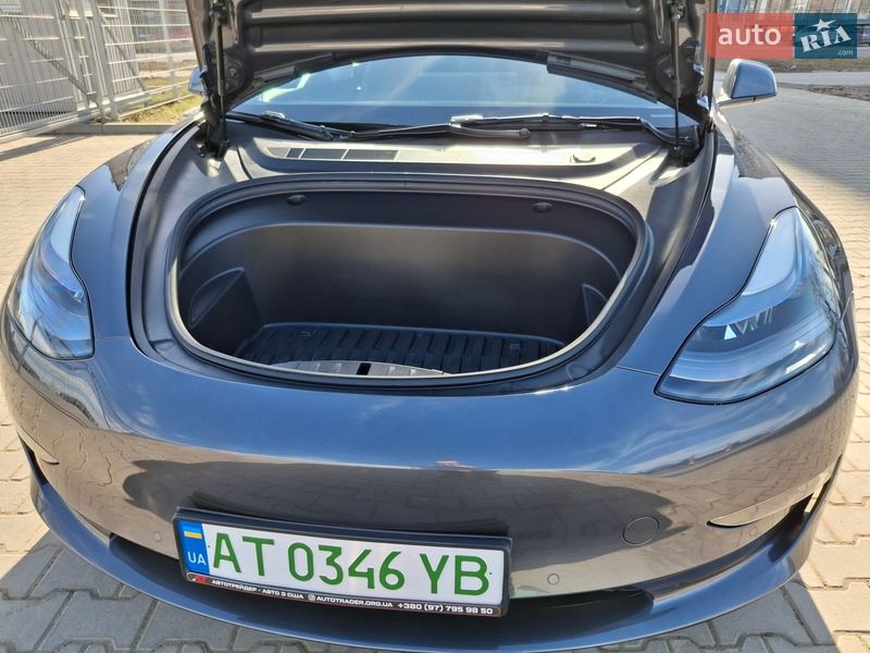 Седан Tesla Model 3 2022 в Ивано-Франковске