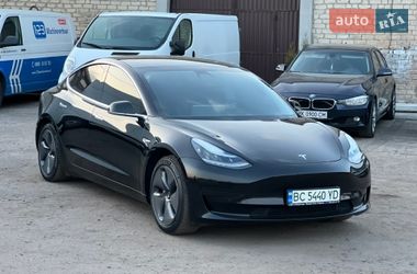Седан Tesla Model 3 2020 в Радивиліві