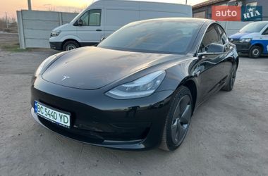 Седан Tesla Model 3 2020 в Радивиліві