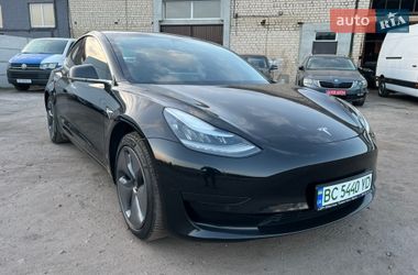 Седан Tesla Model 3 2020 в Радивиліві