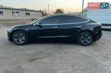 Седан Tesla Model 3 2020 в Радивиліві