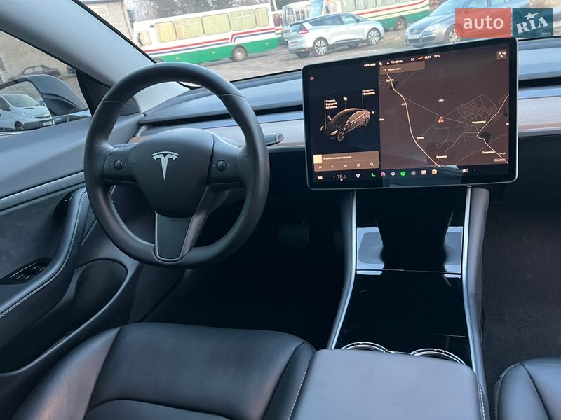 Седан Tesla Model 3 2020 в Радивиліві
