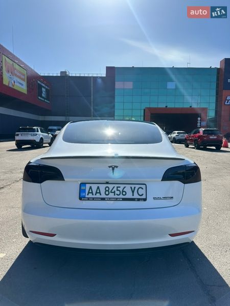 Седан Tesla Model 3 2023 в Киеве
