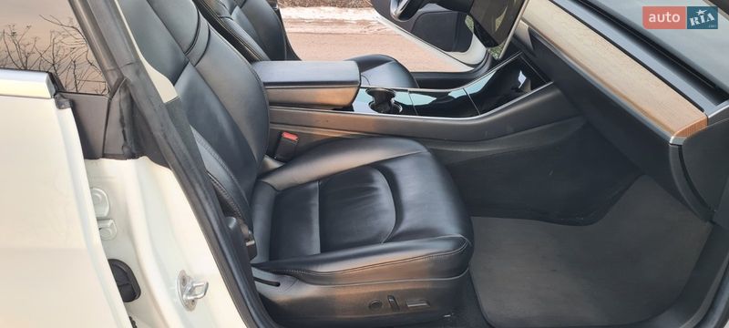 Седан Tesla Model 3 2017 в Нововолинську фото 18 Седан Tesla Model 3 2017 в Нововолинську