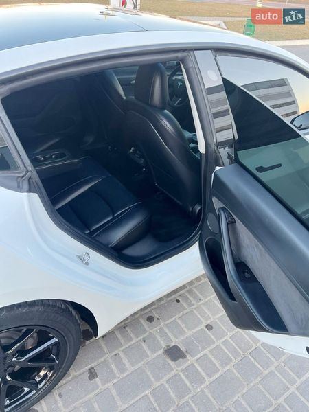 Седан Tesla Model 3 2022 в Одессе
