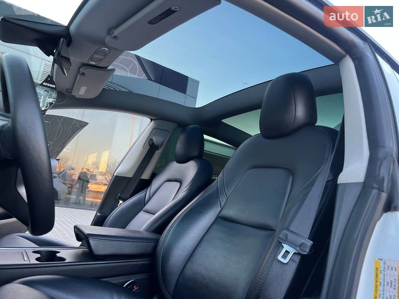 Седан Tesla Model 3 2022 в Одессе