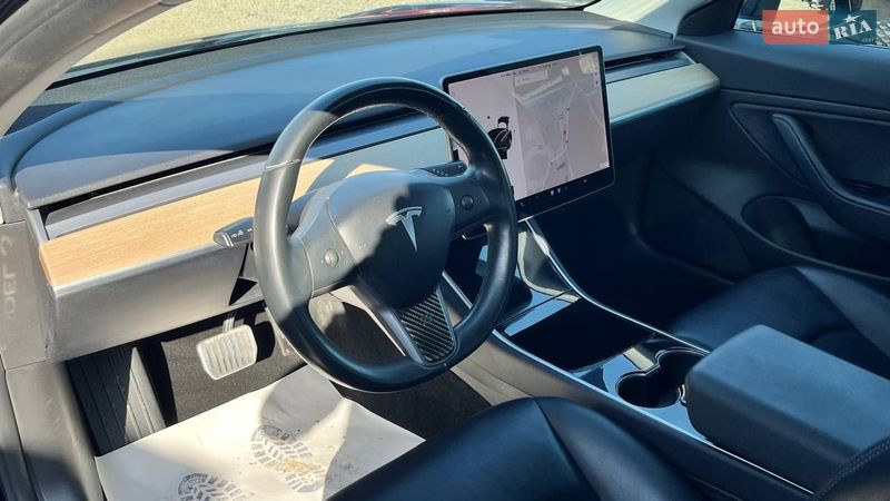 Седан Tesla Model 3 2018 в Луцке