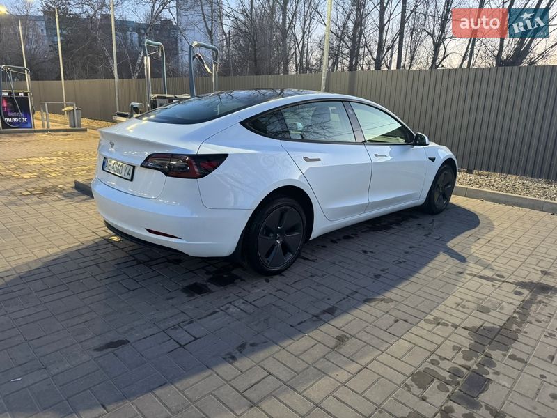 Седан Tesla Model 3 2023 в Днепре