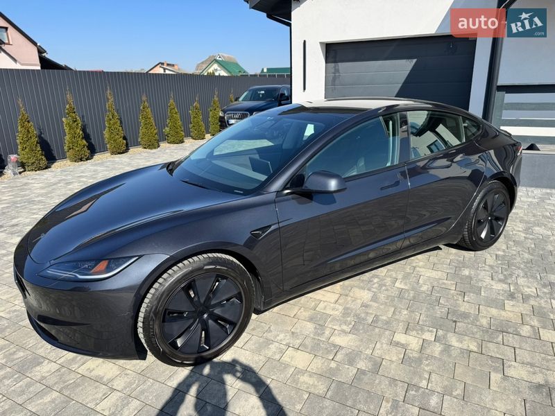 Седан Tesla Model 3 2024 в Стрые