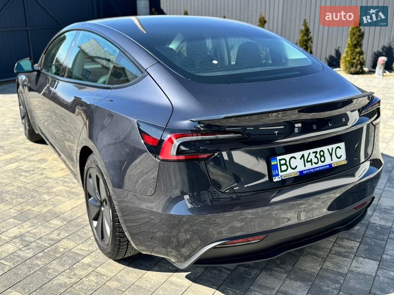 Седан Tesla Model 3 2024 в Стрые