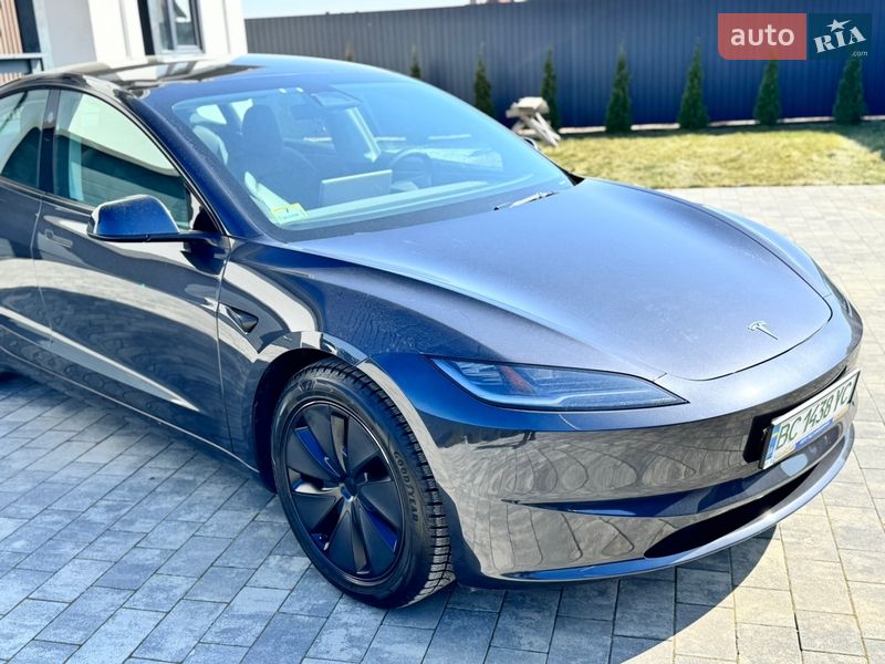 Седан Tesla Model 3 2024 в Стрые