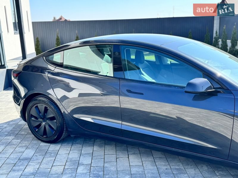 Седан Tesla Model 3 2024 в Стрые