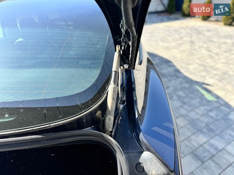 Седан Tesla Model 3 2024 в Стрые