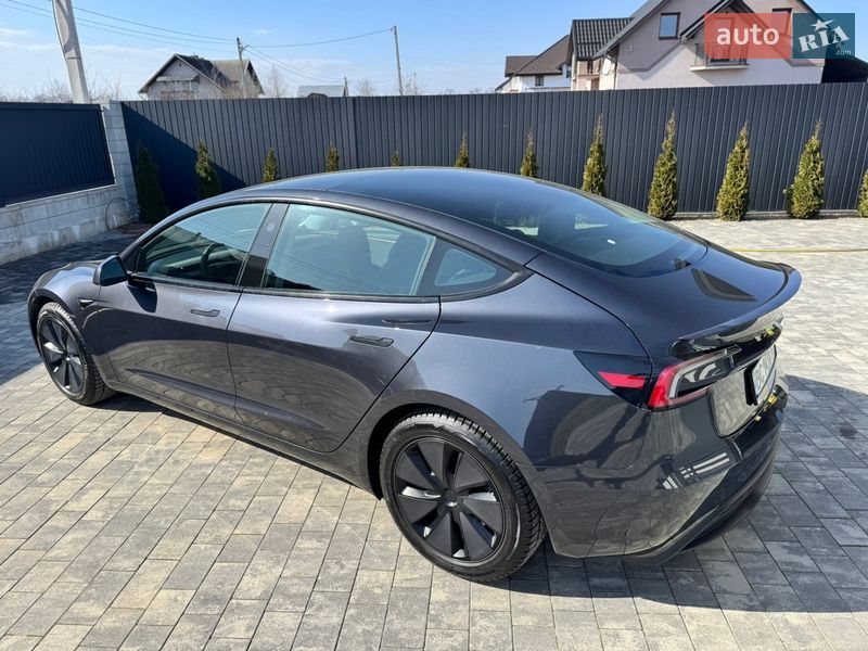 Седан Tesla Model 3 2024 в Стрые