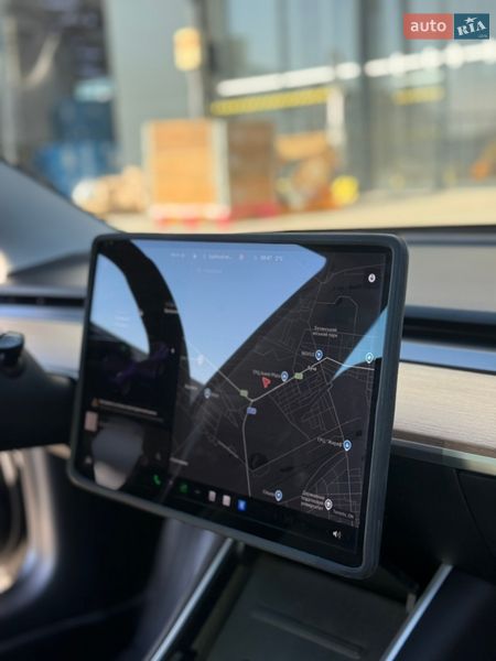 Седан Tesla Model 3 2019 в Ворзеле