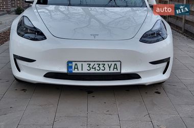 Седан Tesla Model 3 2022 в Буче