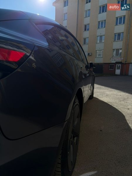 Седан Tesla Model 3 2021 в Львове