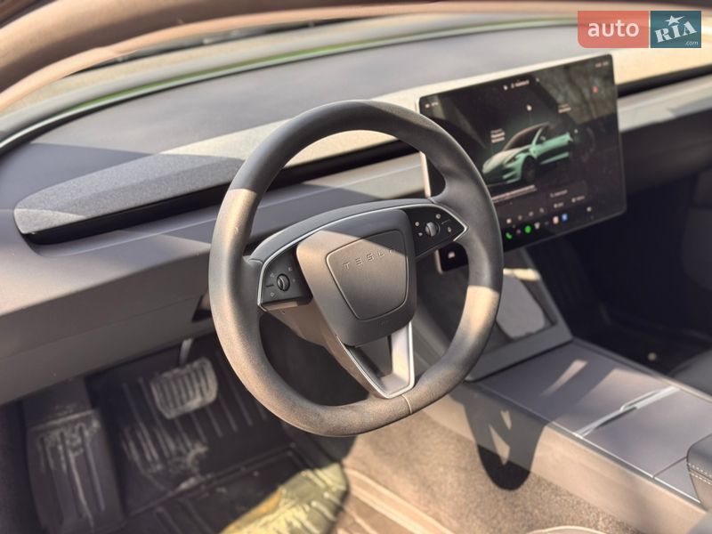 Седан Tesla Model 3 2024 в Кропивницькому