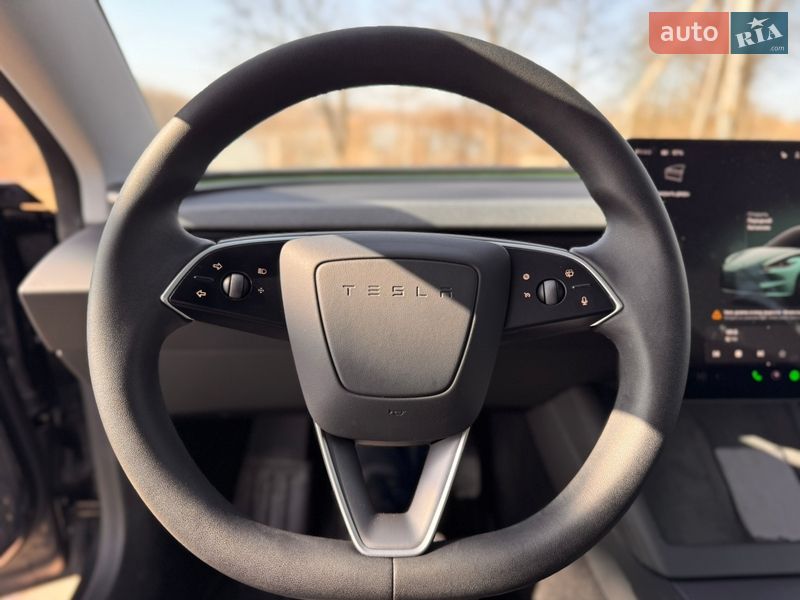 Седан Tesla Model 3 2024 в Кропивницькому