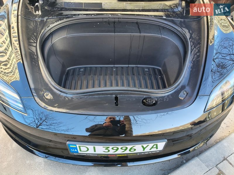 Седан Tesla Model 3 2024 в Києві