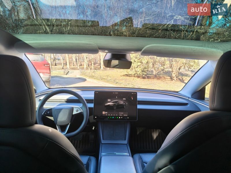 Седан Tesla Model 3 2024 в Києві
