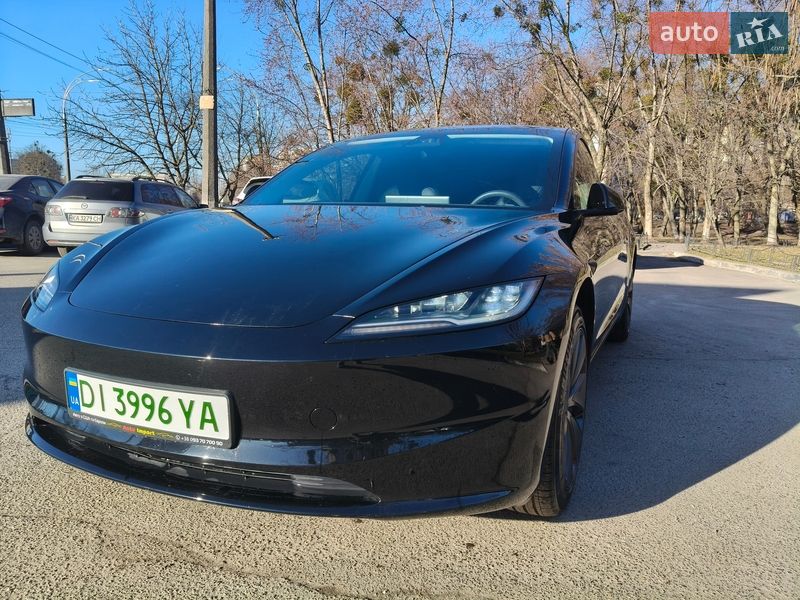 Седан Tesla Model 3 2024 в Києві