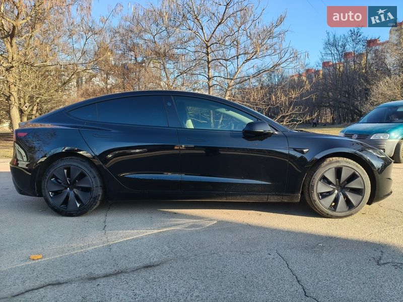 Седан Tesla Model 3 2024 в Києві