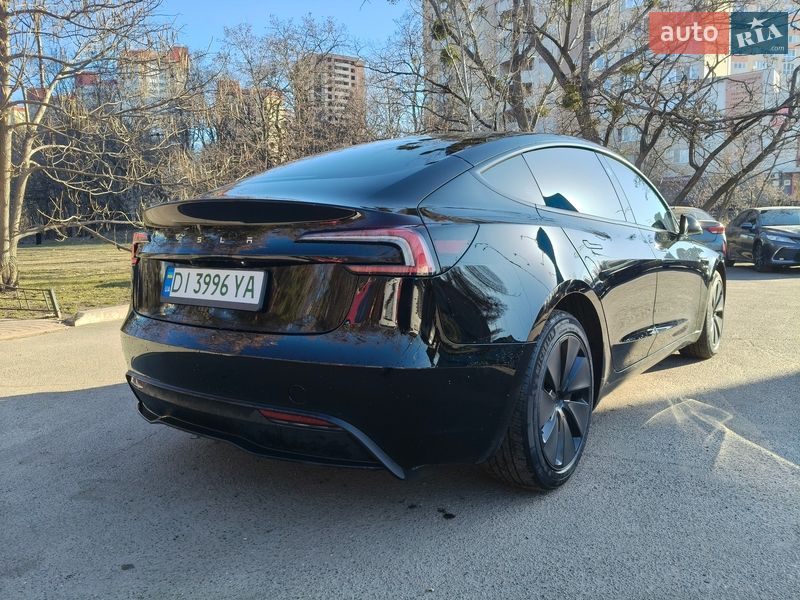 Седан Tesla Model 3 2024 в Києві