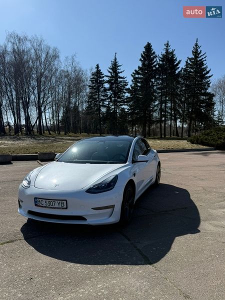 Tesla Model 3 2021
