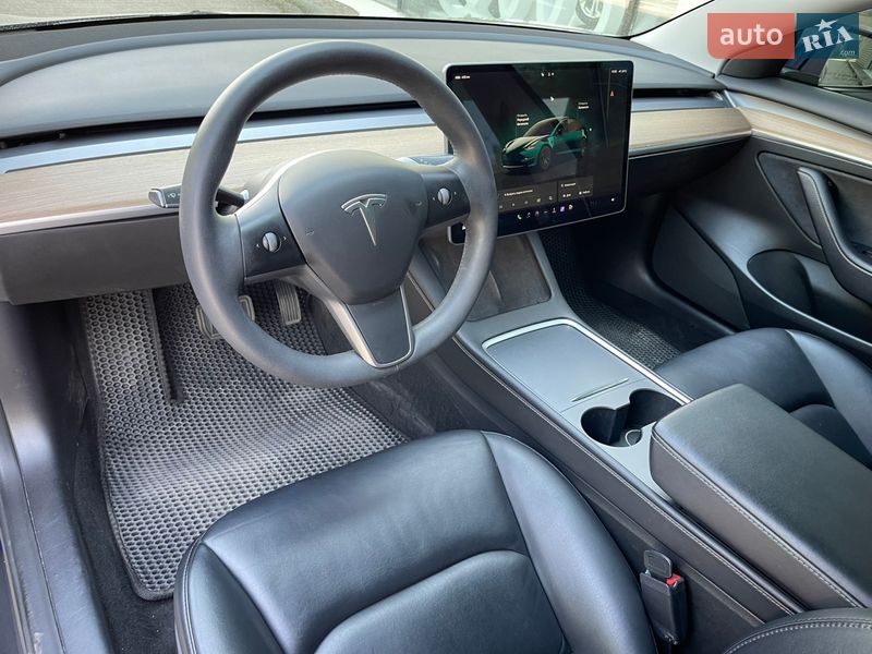Седан Tesla Model 3 2022 в Львове фото 24 Седан Tesla Model 3 2022 в Львове