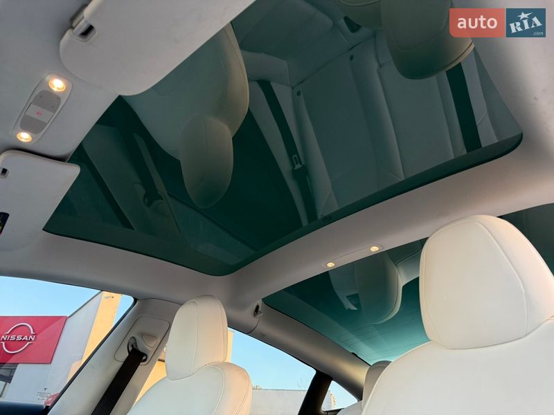 Седан Tesla Model 3 2021 в Одесі