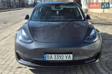 Седан Tesla Model 3 2023 в Кропивницькому