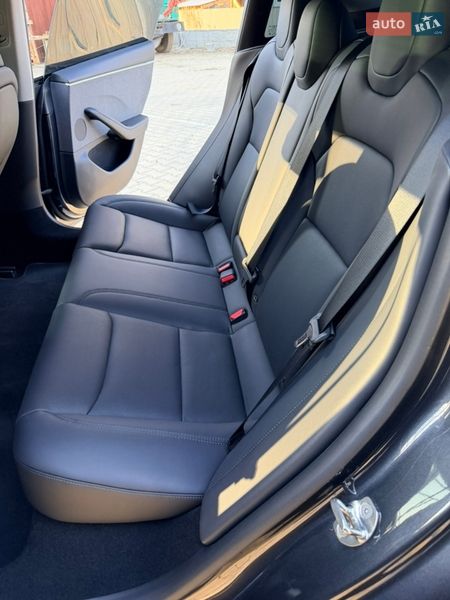 Седан Tesla Model 3 2024 в Виннице