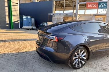 Седан Tesla Model 3 2024 в Виннице