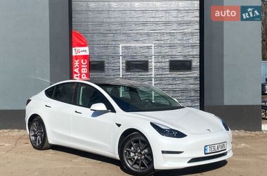 Седан Tesla Model 3 2023 в Киеве