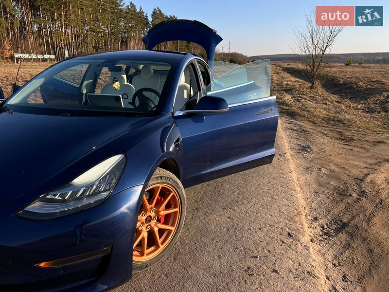 Седан Tesla Model 3 2018 в Вінниці
