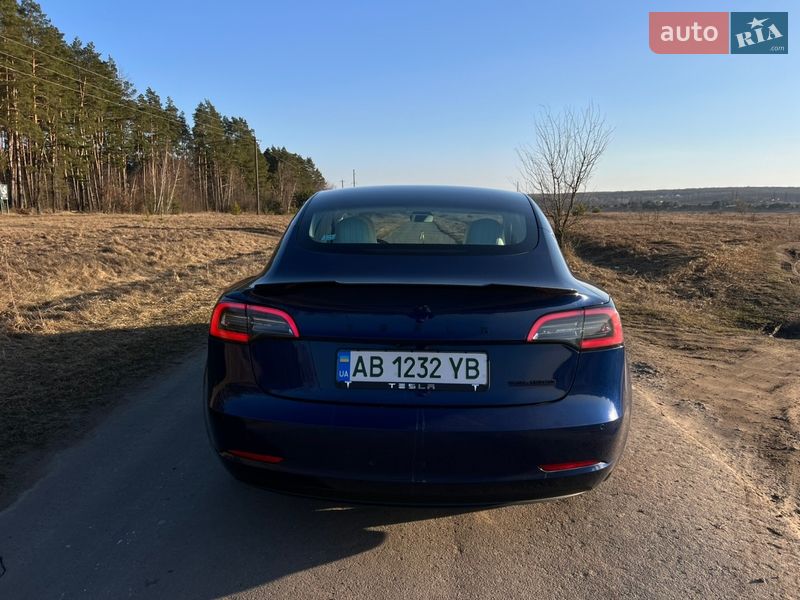 Седан Tesla Model 3 2018 в Вінниці