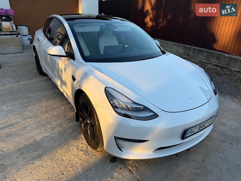 Седан Tesla Model 3 2020 в Ковелі