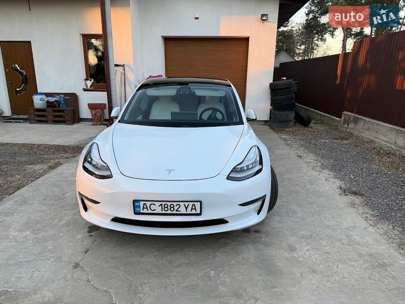 Седан Tesla Model 3 2020 в Ковелі