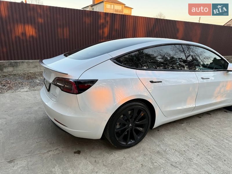 Седан Tesla Model 3 2020 в Ковелі