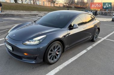 Седан Tesla Model 3 2022 в Киеве
