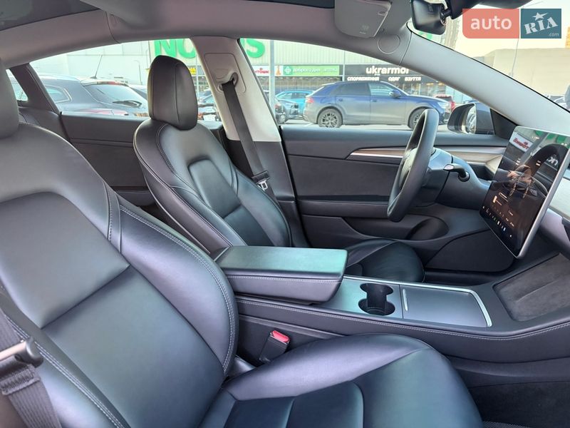 Седан Tesla Model 3 2022 в Києві