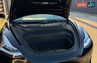 Седан Tesla Model 3 2020 в Киеве