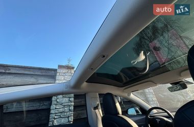 Седан Tesla Model 3 2020 в Киеве