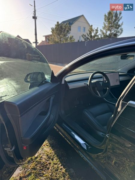 Седан Tesla Model 3 2020 в Києві